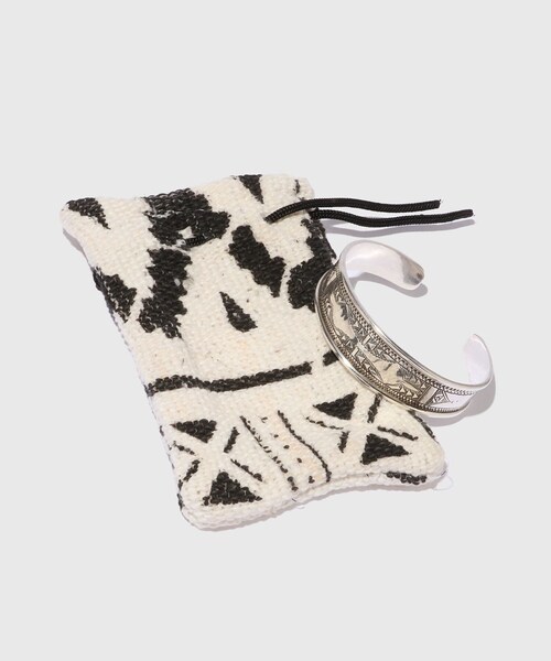 ADAM ET ROPE'(アダムエロペ)の「【Adawat'n Tuareg/アダワット トゥアレグ】Lbhar(バングル/リストバンド・メンズ・シルバー・F)」の9枚目の写真