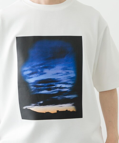 ITEMS URBANRESEARCH（アイテムズ アーバンリサーチ）の「Art Graphic ポンチTシャツ Dawn（Tシャツ/カットソー・メンズ・WHT/BLK・M/L）」の4枚目の写真