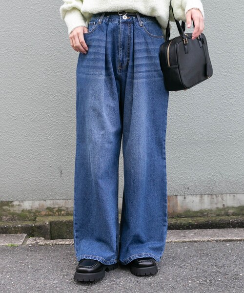 ITEMS URBANRESEARCH（アイテムズ アーバンリサーチ）の「ベルト付ワイドデニム（デニムパンツ・レディース・BLU/BLK・S/M）」の2枚目の写真