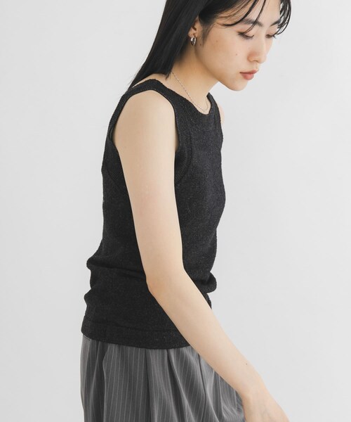 KBF(ケイビーエフ)の「2WAYニットタンクトップ(タンクトップ・レディース・BLACK/BROWN/BEIGE・One)」の7枚目の写真