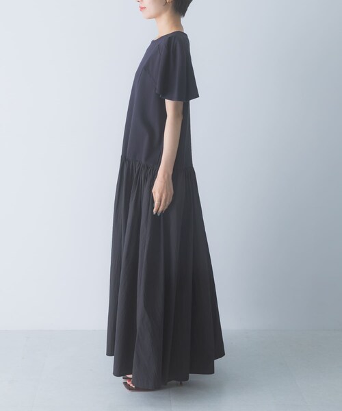 URBAN RESEARCH ROSSO（アーバンリサーチロッソ）の「Mewl　ペタルスリーブドッキングワンピース（ワンピース・レディース・BLACK/NAVY・Free）」の17枚目の写真