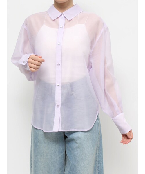 MERCURYDUO（マーキュリーデュオ）の「バックスリットシアーシャツ（シャツ/ブラウス・レディース・オフホワイト/チャコールグレー/ピンク/オレンジ/ライム/ブルー/ネイビー/ラベンダー/ベージュ・F）」の2枚目の写真