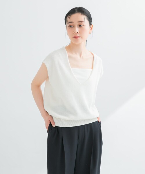 URBAN RESEARCH（アーバンリサーチ）の「リネンコットンVネックニットベスト（ベスト・レディース・BEIGE/OFF/BLUE GRAY・FREE）」の5枚目の写真