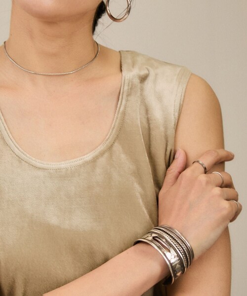 ADAM ET ROPE'（アダムエロペ）の「トリアセベロア前後2WAYノースリーブ/タンクトップ / セットアップ対応（タンクトップ・レディース・ブラック/ベージュ・F）」の13枚目の写真