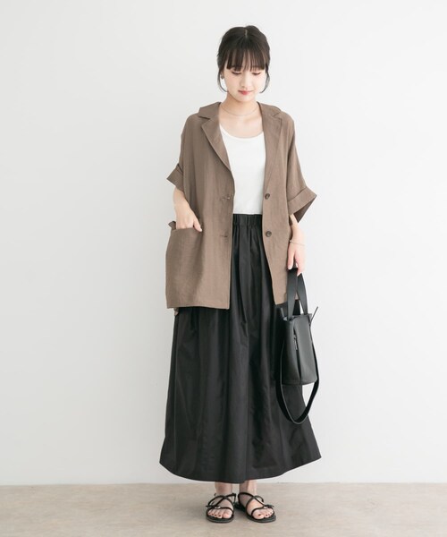 ITEMS URBANRESEARCH(アイテムズ アーバンリサーチ)の「ツヤタックボリュームスカート(スカート・レディース・BLK/BEG/KHK・Free)」の8枚目の写真