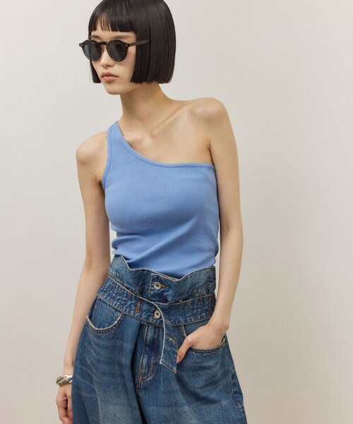 ADAM ET ROPE'（アダムエロペ）の「シルク混ワンショルタンクトップ（タンクトップ・レディース・ブラック/ダークブラウン系/ブルー系・F）」の3枚目の写真
