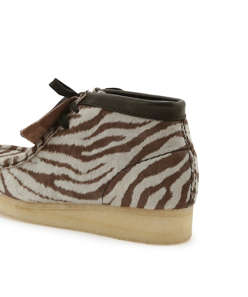 ADAM ET ROPE'(アダムエロペ)の「【CLARKS】WALLABEE BOOTS ZEBRA(モカシン/デッキシューズ・レディース・ホワイト系・36/37/38/39)」の16枚目の写真