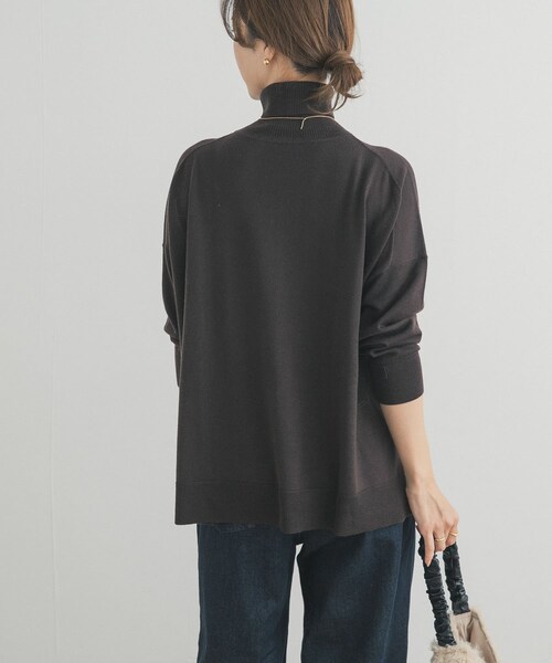 URBAN RESEARCH DOORS（アーバンリサーチドアーズ）の「ウォッシャブルウールタートルネックワイドプルオーバー（ニット/セーター・レディース・杢MOCHA/RED/GREEN/BROWN・M）」の9枚目の写真