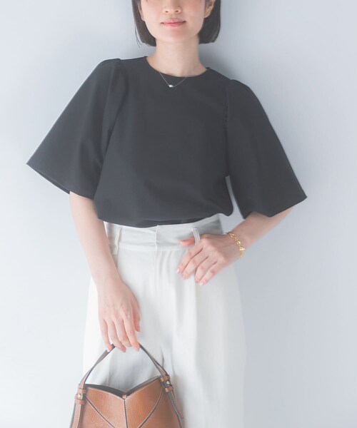 URBAN RESEARCH ROSSO（アーバンリサーチロッソ）の「吸水速乾フレアスリーブカットソー（Tシャツ/カットソー・レディース・OFF WHITE/BLACK/BROWN・Free）」の2枚目の写真