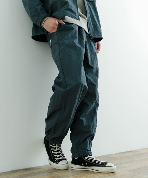 ITEMS URBANRESEARCH（アイテムズ アーバンリサーチ）の「ddp　Nylon Wide Pants（その他パンツ・メンズ・BLK/IVO/BLU・M/L）」の20枚目の写真
