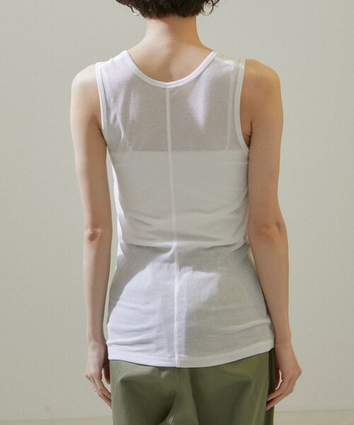ADAM ET ROPE'（アダムエロペ）の「nu=layerスクープネックタンクトップ（タンクトップ・レディース・ブラック/ライトグレー/ホワイト/レッド・F）」の18枚目の写真
