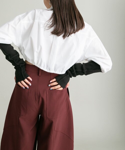 KBF（ケイビーエフ）の「スリットリブアームウォーマー（ベルト・レディース・BEIGE/CHARCOAL/CAMEL・one）」の9枚目の写真