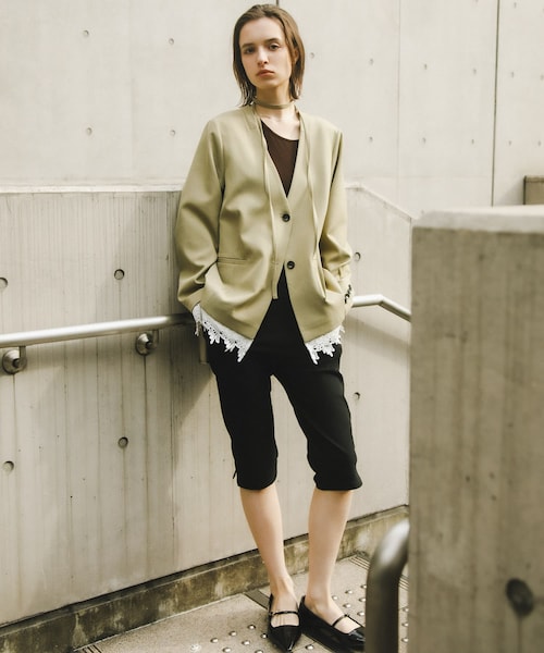 SENSE OF PLACE by URBAN RESEARCH(センスオブプレイスバイアーバンリサーチ)の「レースレイヤードノーカラージャケット(ノーカラージャケット・レディース・BLACK/Y.BEIGE・One)」の2枚目の写真
