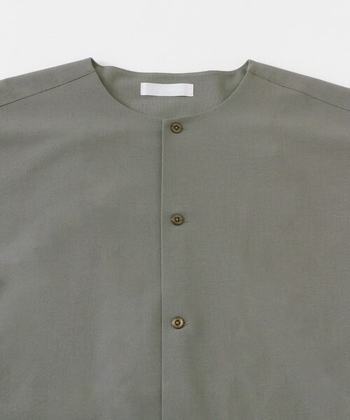 SENSE OF PLACE by URBAN RESEARCH(センスオブプレイスバイアーバンリサーチ)の「ノーカラーシャツ(5分袖)(シャツ/ブラウス・メンズ・GRAY/BEIGE/BLUE・S/M/L)」の12枚目の写真
