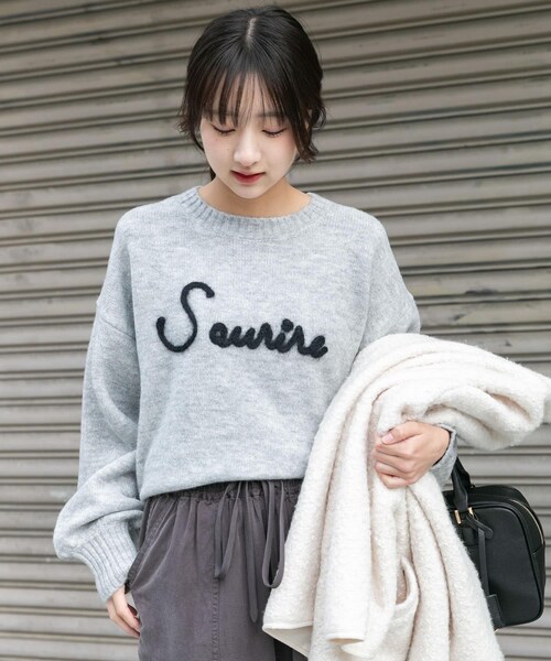 ITEMS URBANRESEARCH（アイテムズ アーバンリサーチ）の「クルーネックロゴニットプルオーバー（ニット/セーター・レディース・L.GRY/NVY/YEL・Free）」の21枚目の写真