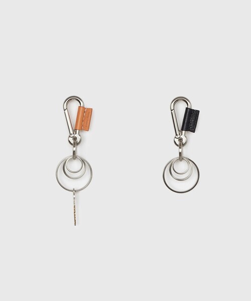 ADAM ET ROPE'（アダムエロペ）の「【HenderScheme/エンダースキーマ】Karabiner（キーホルダー・メンズ・ブラック/キナリ・F）」の4枚目の写真