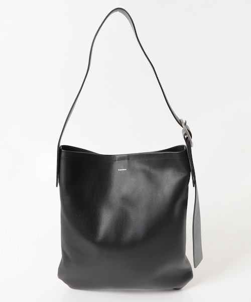 URBAN RESEARCH(アーバンリサーチ)の「Hender Scheme ONE SIDE BELT BAG(トートバッグ・メンズ・Black・Free)」の1枚目の写真