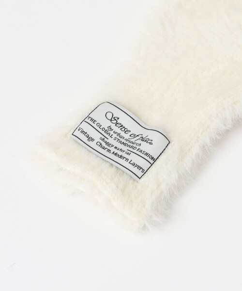SENSE OF PLACE by URBAN RESEARCH(センスオブプレイスバイアーバンリサーチ)の「シャギーニットグローブ(ベルト・レディース・BLUE/OFF WHITE/BLACK・one)」の8枚目の写真