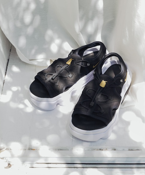 URBAN RESEARCH(アーバンリサーチ)の「NIKE エア マックス ココ サンダル(サンダル・レディース・002 ブラック/003 ブラック・23/24/25)」の1枚目の写真