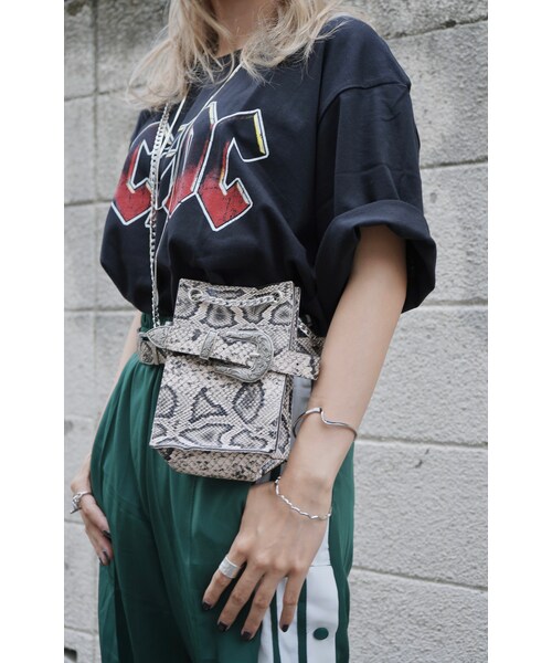 A.D.G(エーディージー)の「AC/DC Crack Logo BIG TEE (black)(Tシャツ/カットソー・レディース・ブラック・FREE)」の5枚目の写真