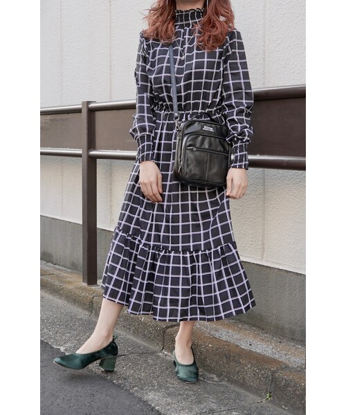 A.D.G（エーディージー）の「“ADG" 3POCKET LEATHER SHOULDER BODY BAG（ボディバッグ/ウエストポーチ・レディース・ブラック・FREE）」の5枚目の写真