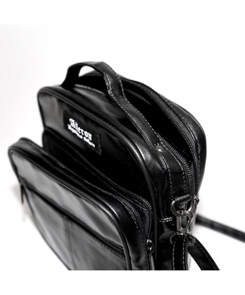 A.D.G（エーディージー）の「“ADG" 3POCKET LEATHER SHOULDER BODY BAG（ボディバッグ/ウエストポーチ・レディース・ブラック・FREE）」の10枚目の写真