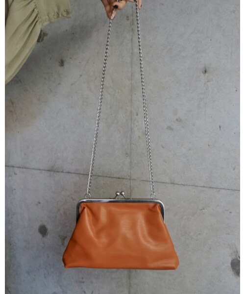 A.D.G（エーディージー）の「Silver Chain Purse Frame Shoulder Bag（camel）（ショルダーバッグ
