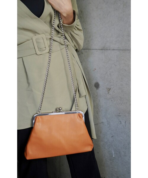 A.D.G（エーディージー）の「Silver Chain Purse Frame Shoulder Bag（camel）（ショルダーバッグ