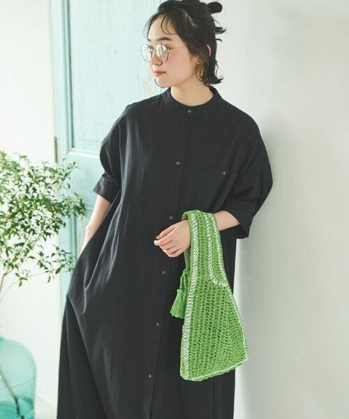 Crisp（クリスプ）の「バンドカラーシャツワンピース[c2R3250]（シャツワンピース・レディース・ブラック/グレージュ・FREE）」の2枚目の写真