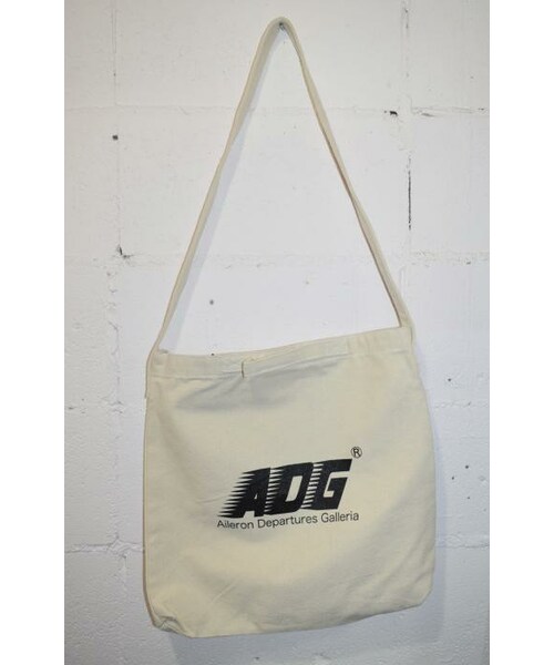A.D.G（エーディージー）の「(全2色)"ADG" DASH-LOGO 3WAY BAG (natural)（ショルダーバッグ・レディース・ホワイト・FREE）」の4枚目の写真