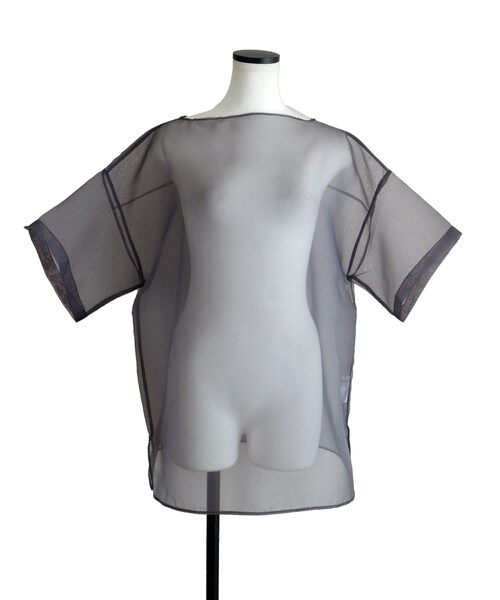 Marient（マリエント）の「オーガンジーハーフスリーブBL（シャツ/ブラウス・レディース・ホワイト/ベージュ/グレー・FREE）」の2枚目の写真