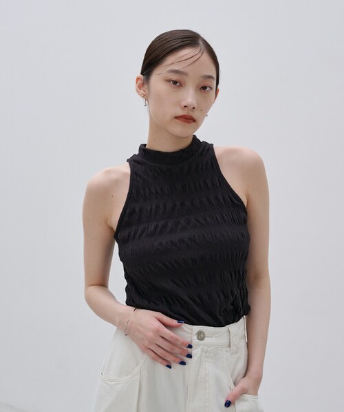 SIWEM(シウム)の「RUCHED SLEEVELESS TOPS(Tシャツ/カットソー・レディース・ブラック・F)」の2枚目の写真