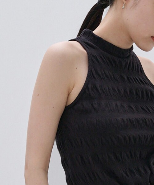 SIWEM(シウム)の「RUCHED SLEEVELESS TOPS(Tシャツ/カットソー・レディース・ブラック・F)」の6枚目の写真
