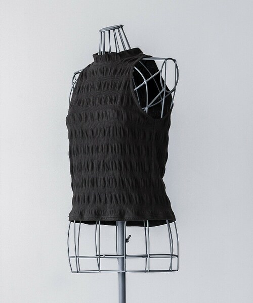 SIWEM(シウム)の「RUCHED SLEEVELESS TOPS(Tシャツ/カットソー・レディース・ブラック・F)」の7枚目の写真