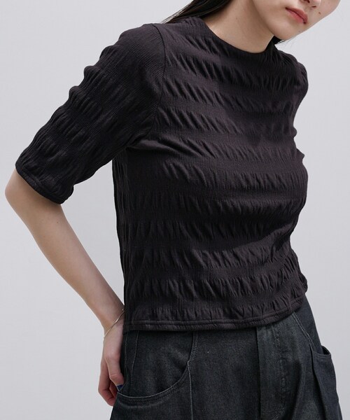 SIWEM（シウム）の「RUCHED SHORT SLEEVE TOPS（Tシャツ/カットソー・レディース・ブラック・F）」の2枚目の写真
