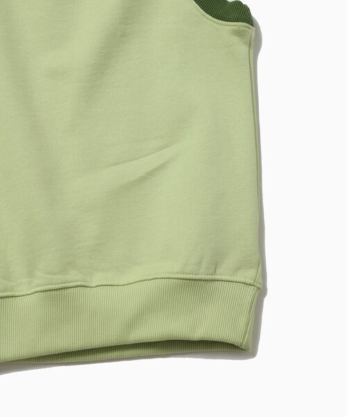 ADAM ET ROPE'(アダムエロペ)の「【WALK IN PARIS/ウォーク イン パリス】Emerald green sleeveless sweatshirt(ベスト・メンズ・ライトグリーン・L/M)」の8枚目の写真