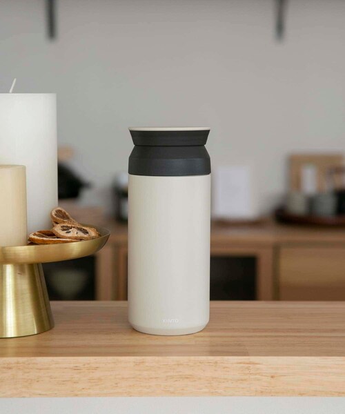 URBAN RESEARCH DOORS（アーバンリサーチドアーズ）の「『別注』KINTO×DOORS LIVING PRODUCTS　トラベルタンブラー 350ml（キッチンツール・メンズ・sand beige・-）」の4枚目の写真