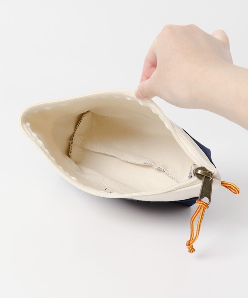 URBAN RESEARCH DOORS(アーバンリサーチドアーズ)の「L.L.Bean Boat and Tote Zip Pouch(ポーチ・メンズ・Natural/Blue・one)」の9枚目の写真