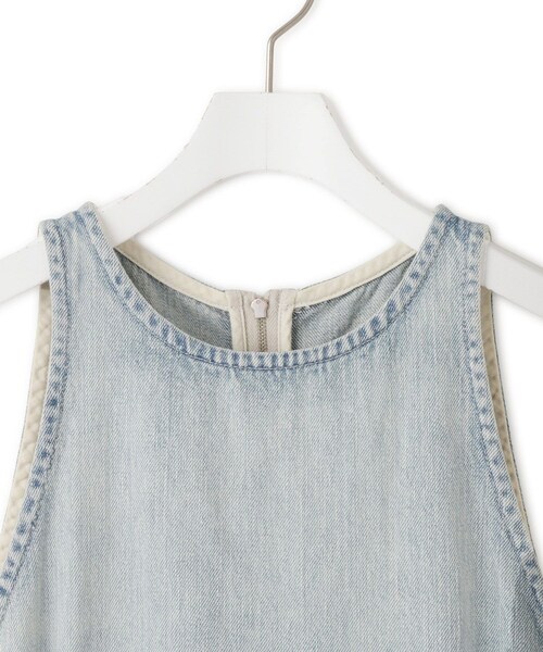 ADAM ET ROPE'（アダムエロペ）の「【AURALEE（オーラリー）】FADED SELVEDGE LIGHT DENIM DRESS（ドレス・レディース・ブルー・1）」の4枚目の写真