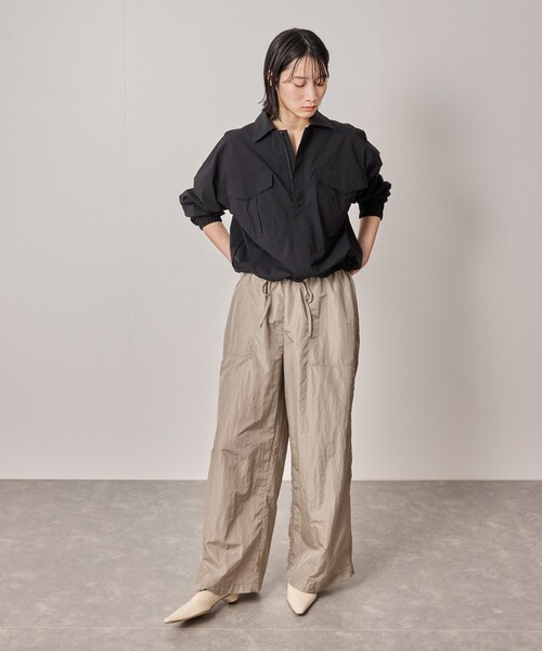 NERGY（ナージー）の「【ウォッシャブル対応】ナイロンZIPウィンドブレーカー（ナイロンジャケット・レディース・ブラック/キナリ・F）」の5枚目の写真