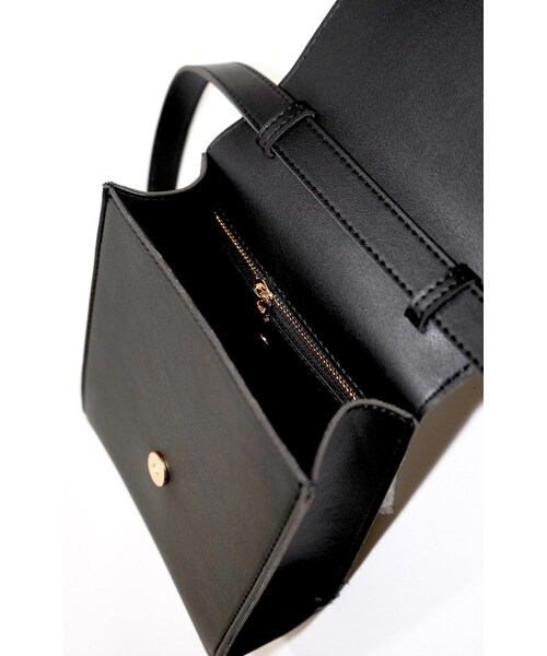 A.D.G（エーディージー）の「Cross Belted Square Shoulder Bag（ショルダーバッグ・レディース・ブラック・FREE）」の8枚目の写真