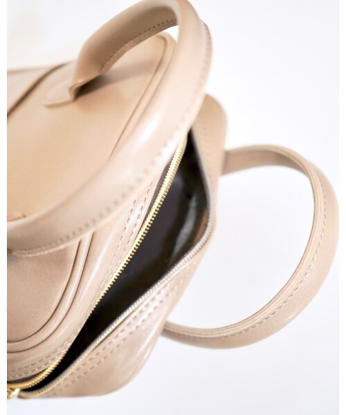 A.D.G（エーディージー）の「Handle&Shoulder 2way Square Bag (beige)（ショルダーバッグ・レディース・ベージュ・FREE）」の11枚目の写真