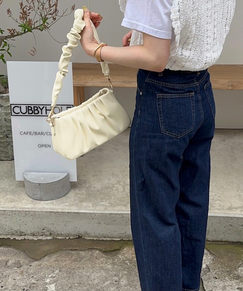 t a r o s u(タロス)の「kusyukusyu 2way bag/クシュクシュ2ウェイバッグ(ハンドバッグ・レディース・ホワイト/ブラック・FREE)」の1枚目の写真