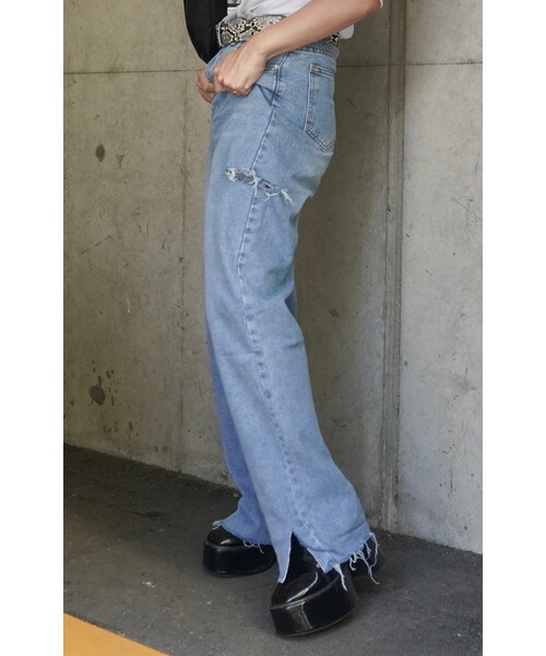 A.D.G（エーディージー）の「Point Cut High-waist Denim Pants (light blue)（デニムパンツ・レディース・ブルー・FREE）」の3枚目の写真
