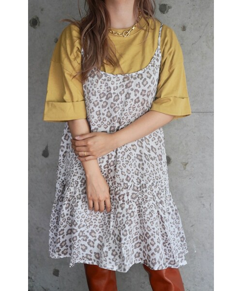 A.D.G（エーディージー）の「Oversized Roll-up Sleeve TEE (mustard yellow)（Tシャツ/カットソー・レディース・イエロー・FREE）」の2枚目の写真