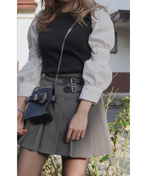 A.D.G（エーディージー）の「Double Belted Box Pleats Mini Skirt (grey)（スカート・レディース・グレー・FREE）」の2枚目の写真