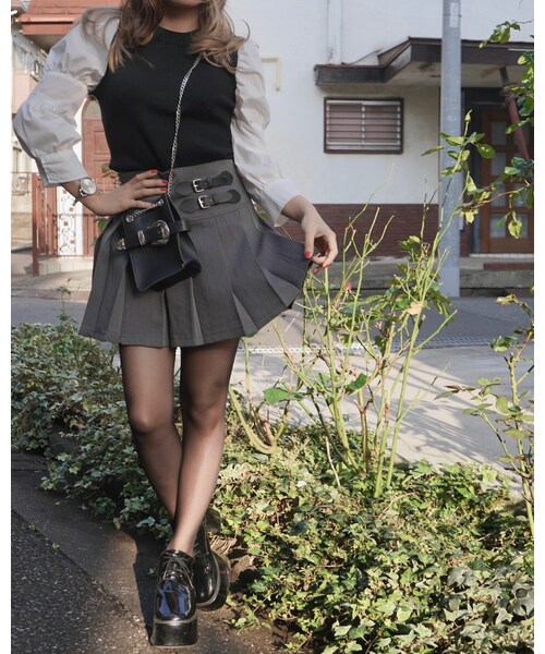 A.D.G（エーディージー）の「Double Belted Box Pleats Mini Skirt (grey)（スカート・レディース・グレー・FREE）」の3枚目の写真