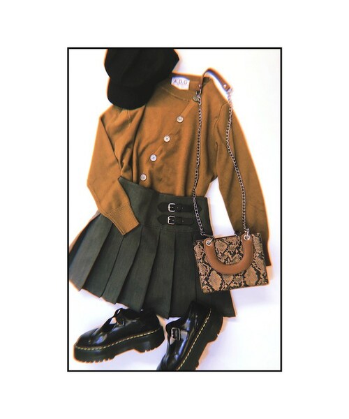 A.D.G（エーディージー）の「Double Belted Box Pleats Mini Skirt (grey)（スカート・レディース・グレー・FREE）」の4枚目の写真