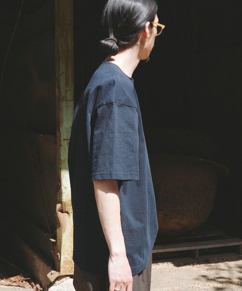 shiun（シウン）の「SHORT SLEEVE KEY NECK TEE（Tシャツ/カットソー・メンズ・ブルー/グレー・XS/S/M）」の22枚目の写真