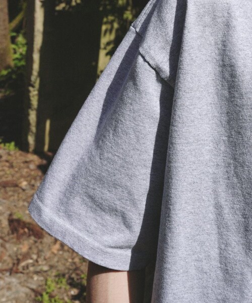 shiun（シウン）の「SHORT SLEEVE KEY NECK TEE（Tシャツ/カットソー・メンズ・ブルー/グレー・XS/S/M）」の8枚目の写真